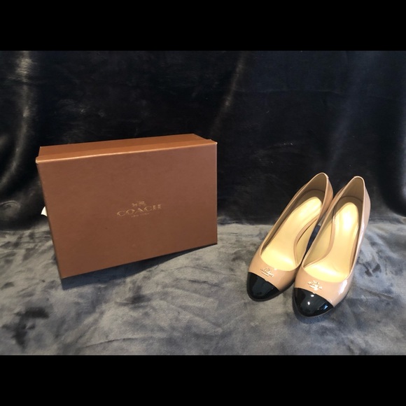 Shoes. Closet update in progress 👠 - Picture 2 of 5